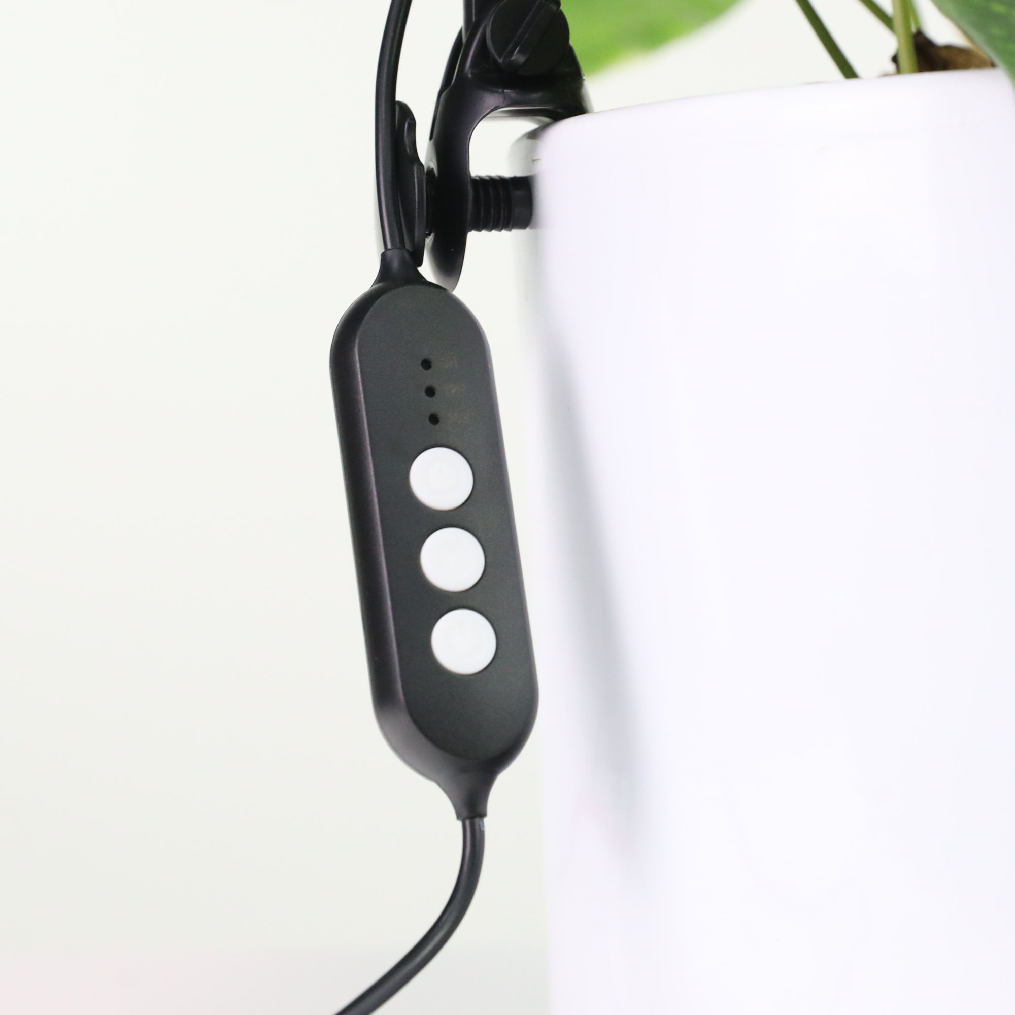 28" Adjustable LED Plant Light